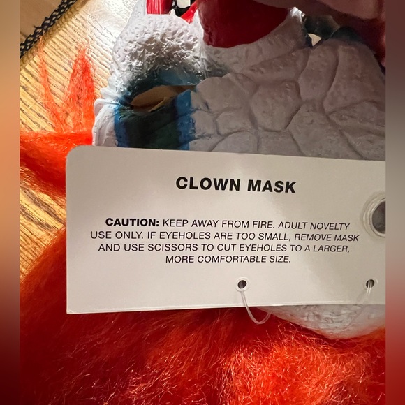 Clown Mask - Picture 8 of 12